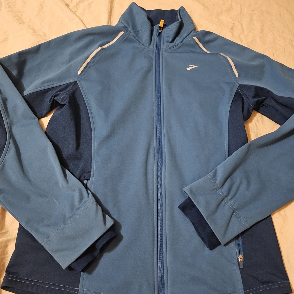 Brooks Women's Shelter Technology Jacket Sz  Medium Navy